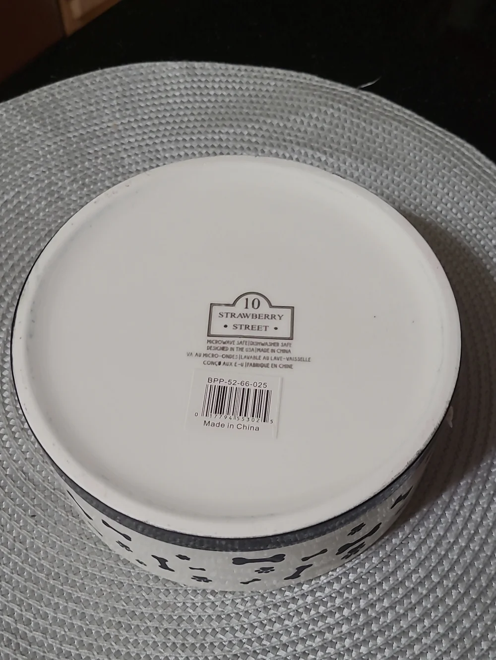 10 Strawberry Street Ceramic Dog Bowl